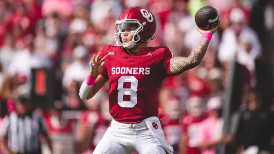 Dillon Gabriel: What number is| What happened to| Is playing