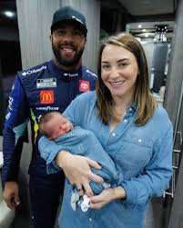 Bubba Wallace: Wife| Parents| White Flag| Where is from| Father