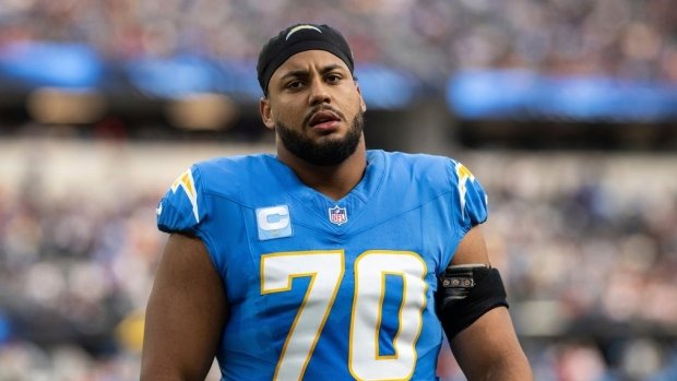 Rashawn Slater: Injury| News| PFF| Injury History| Position| Contract