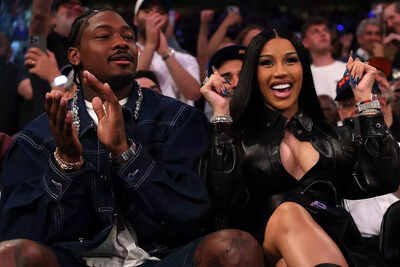 Stefon Diggs: Daughter| Is cardi b still with| Offset
