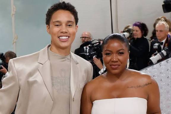 Brittney Griner: What team is on| How much does make| Is married