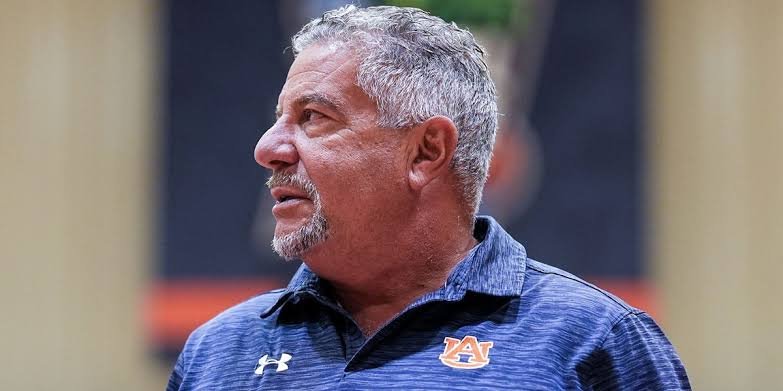 Bruce Pearl: Political party| Controversy| Is a republican| Who is
