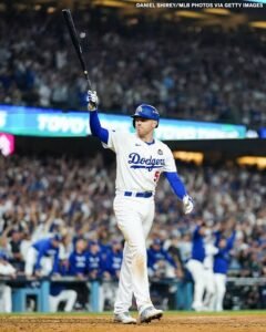 Freddie Freeman: Walk off home run| Gif| Before veneers