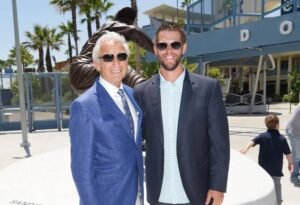 Sandy Koufax: How old| Wife| Is still alive| Who is| At dodgers game