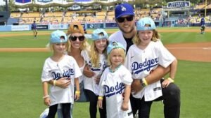 Clayton Kershaw: Height| Salary| Rings| Wife age| Matt stafford