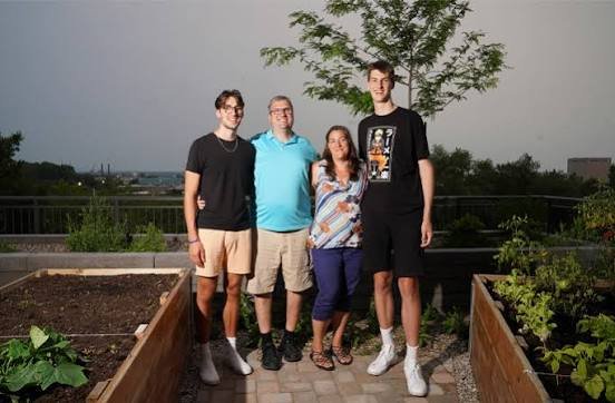 Olivier Rioux: Parents height| Does have gigantism| Recruiting - sportsjone