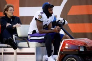 Lamar Jackson: Why is not playing| Did get injured| When did get hurt