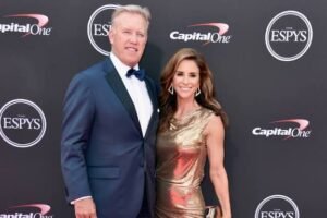 John Elway: Wife| Wife age| How tall is| How many super bowls did play in