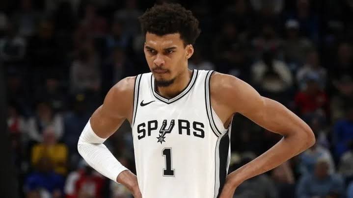 Wemby: VS knicks| Injury status| Injured| Is injured| Stats tonight