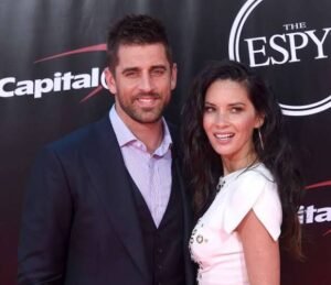 Aaron Rodgers: Who is wife| Girlfriends| Wife pregnant| Is wife real