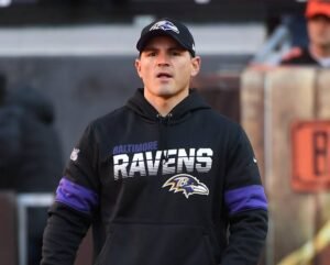 Mike Macdonald: Team coached| Height| Record| Dolphins 