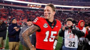 Carson Beck: Did win a national championship at georgia| How much does make in nil