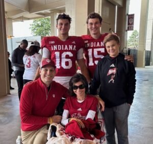 Fernando Mendoza: Mom| Girlfriend| High school| Mom| QB