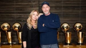 Jeanie Buss: Family| ESPN| Young| Reddit| Does own the lakers