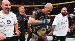 Alex Pereira: Did vacate light heavyweight| Vacate belt