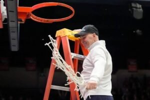 Randy Bennett: Salary| Young| Coach| Age| Wikipedia| Net Worth