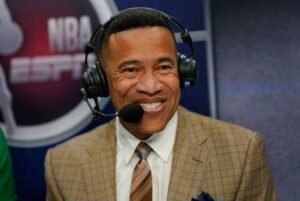 Mark Jones ESPN: Leaving| Why is leaving| Wife| Announcer| Salary