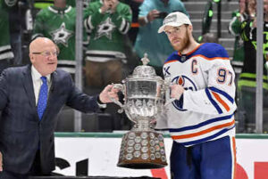 Connor McDavid: Contract| Stats| Stanley cup| Age| Trade| Injury