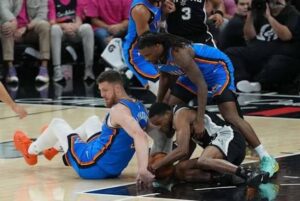 De'Aaron Fox: Spurs| Stats| Is playing| Injury| Game 3| VS okc