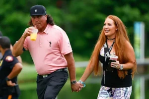 Ashley Perez: Golf| Wife| Pat| Pat perez wife| Phil mickelson| Ex wife