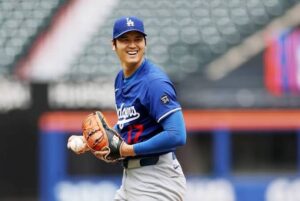 Shohei Ohtani: Stats| Contract| Era| Pitching| Injury| Rookie card