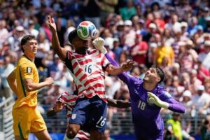 Antonio Freeman: Soccer| Son| NFL| Packers| Son soccer| Catch