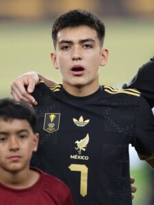Gilberto Mora: Mexico| Number| Age| How old is| Jersey| Zambrano