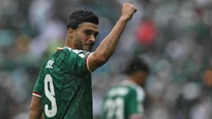 Raúl Jiménez: Last world cup| Jersey| What is on head| Number