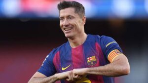 Robert Lewandowski: MLS| Chicago fire| Barcelona| Team| Salary