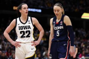 Paige Bueckers: Stats| WNBA| Azzi| VS caitlin clark| Girlfriend