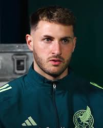 Santi Gimenez: Mexico| Injury| Team| Jersey| Mexico jersey| Age