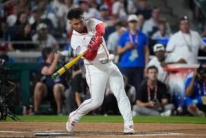 Willson Contreras: Home run derby| Stats| Longest home run| Cubs