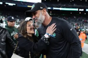 Jeff Ulbrich: Wife| Wife cristina| Son| Falcons| Kids| Family| Children