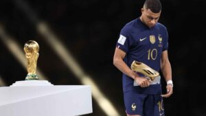 Kylian Mbappé: World cup| Stats| Age| Games| Goals| Girlfriend