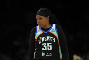 Jonquel Jones: Injury| Hurt| Injured| Did get hurt tonight| Stats
