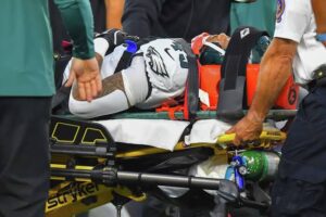 Ja'Quinden Jackson: Injury| Injury video| Hit| Injury update| Stats