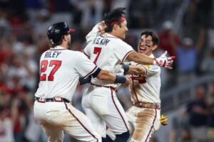 Ha Seong Kim: Salary| Trade| Padres| Contract| Walk off| Injury