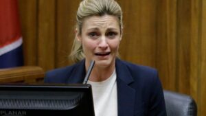 Erin Andrews: Son| Photos| Children| Hotel incident| Video stalker