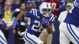 Jonathan Taylor: VS chiefs| High school| Running back| Draft| Age