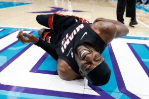Bam Adebayo: Hurt| Playing tonight| Is hurt| Did get hurt| Is injured